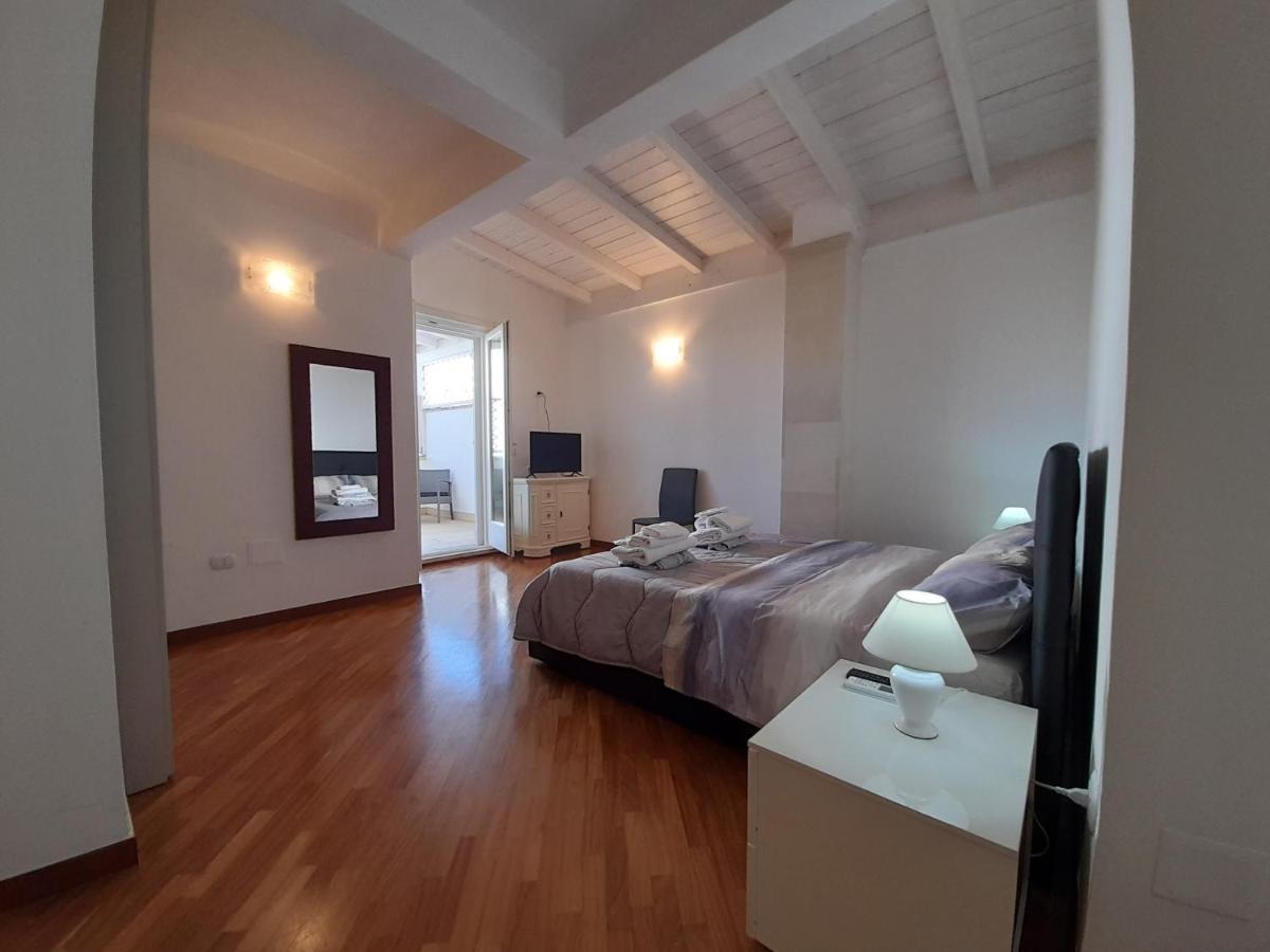 Ferienwohnung Dimora Emilia Lecce Exterior foto