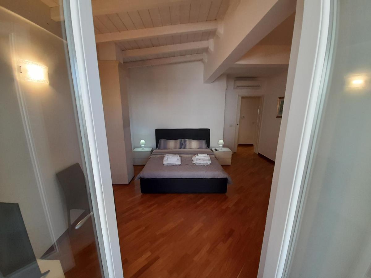 Ferienwohnung Dimora Emilia Lecce Exterior foto